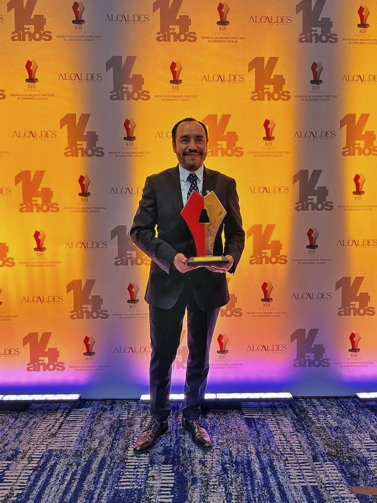 Premio nacional para Pablo Badillo por excelente uso de recursos públicos y transparencia